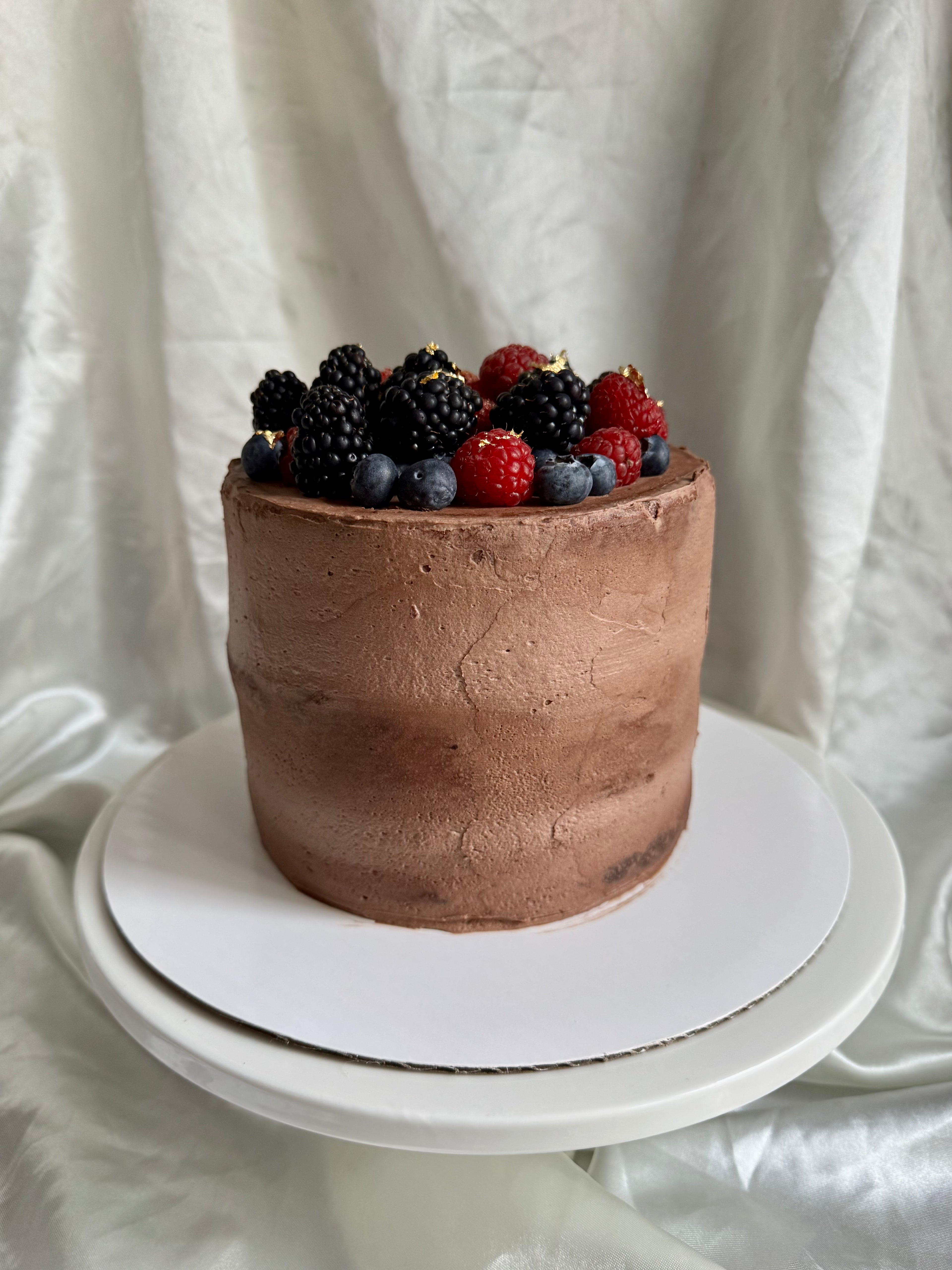 Chocolate Naked Cake (Mascarpone Chantilly)